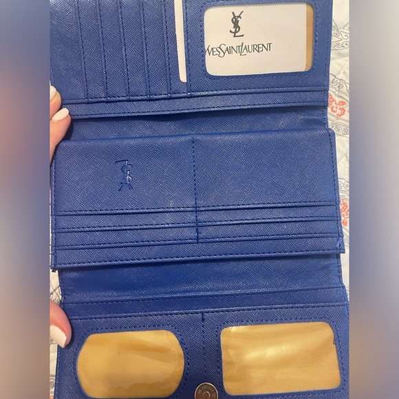 Designer inspired wallet - Picture 2 of 2